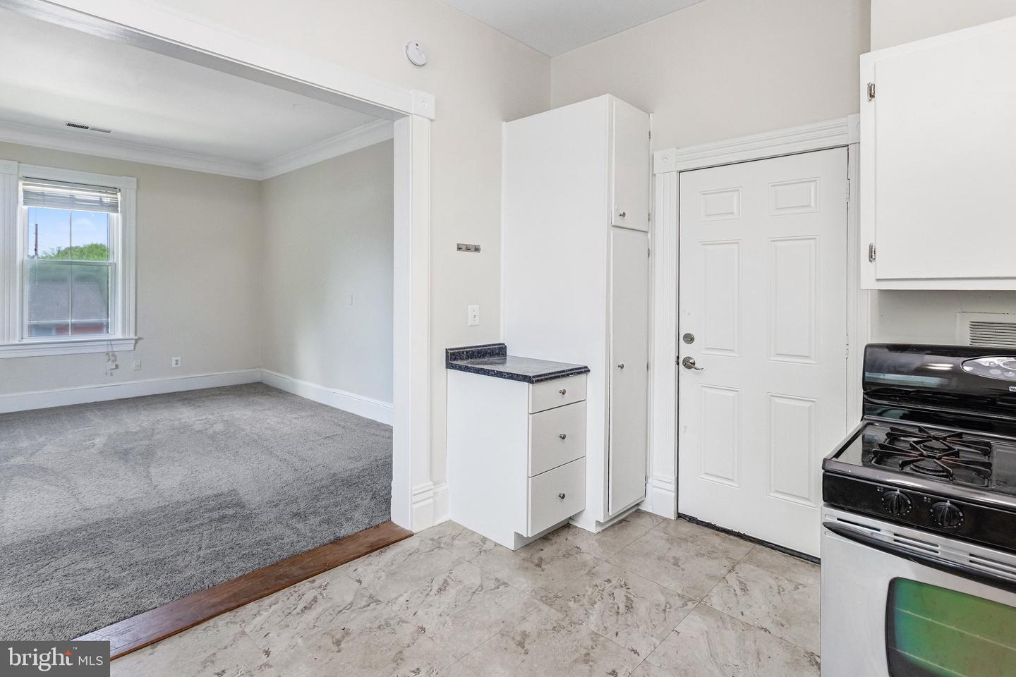 8753 Signal Hill Rd #4 Property Photo 6