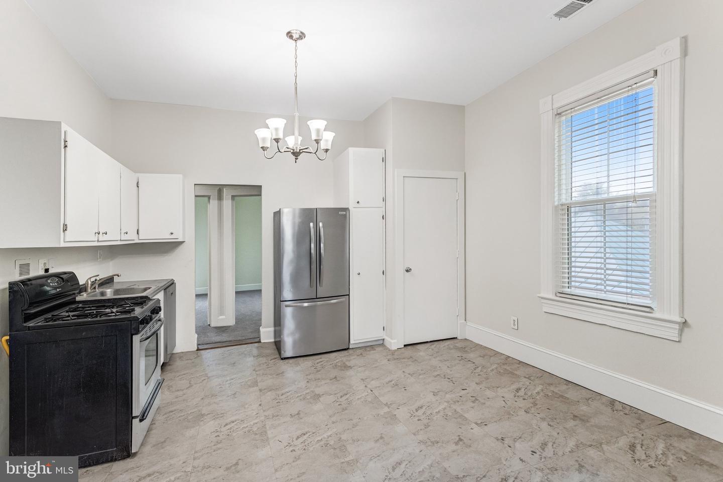8753 Signal Hill Rd #4 Property Photo 10
