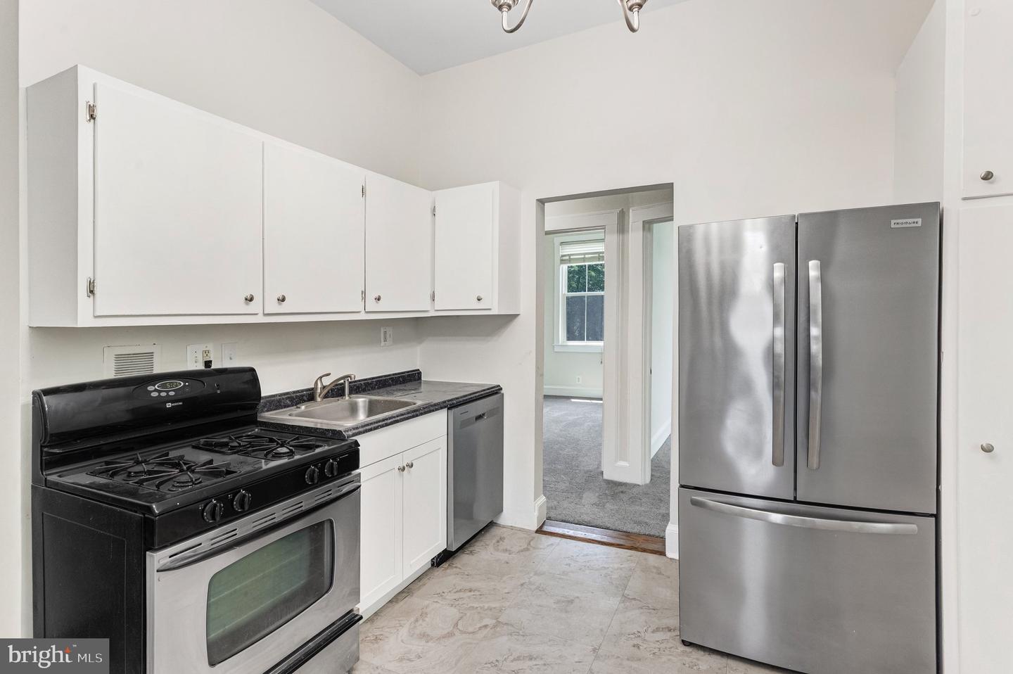 8753 Signal Hill Rd #4 Property Photo 11