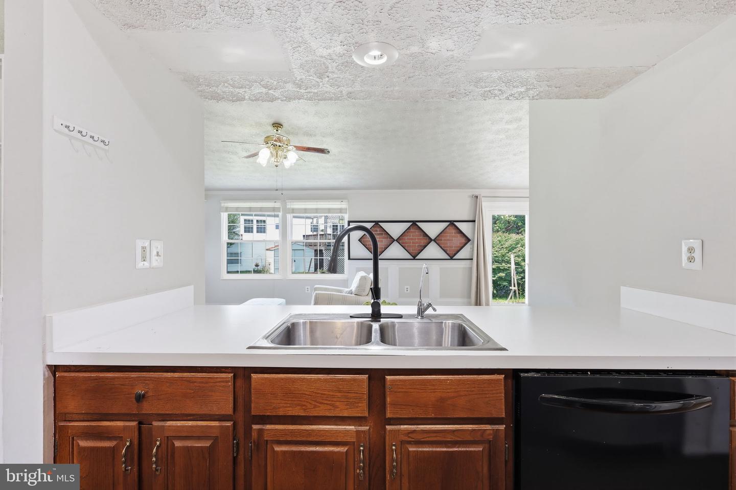 10221 Foxborough Ct Property Photo 9