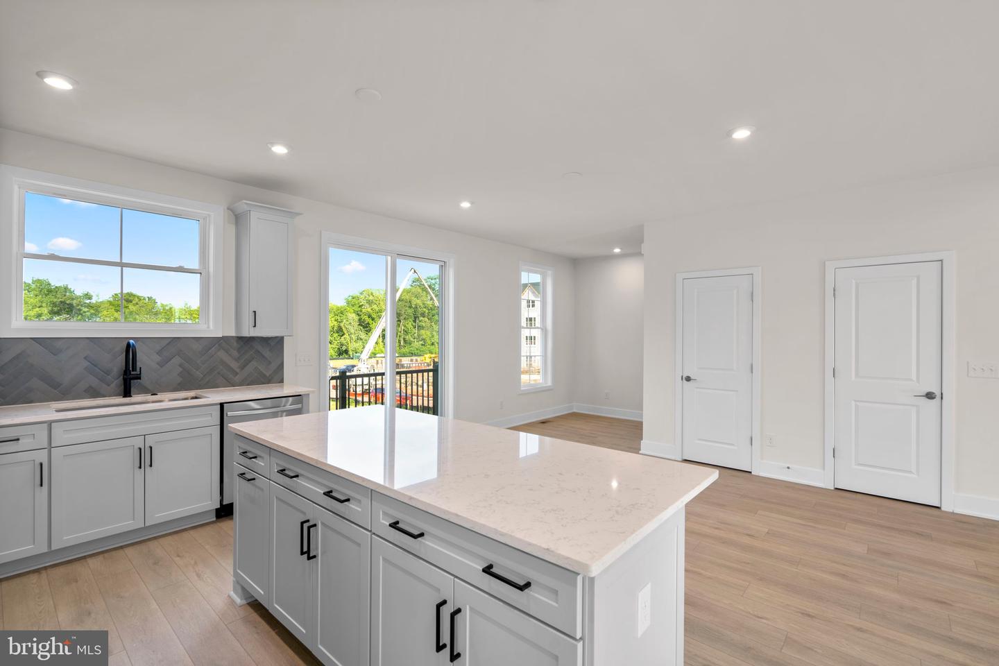 2 Grant Ave #taylor 28-r2 Property Photo 5