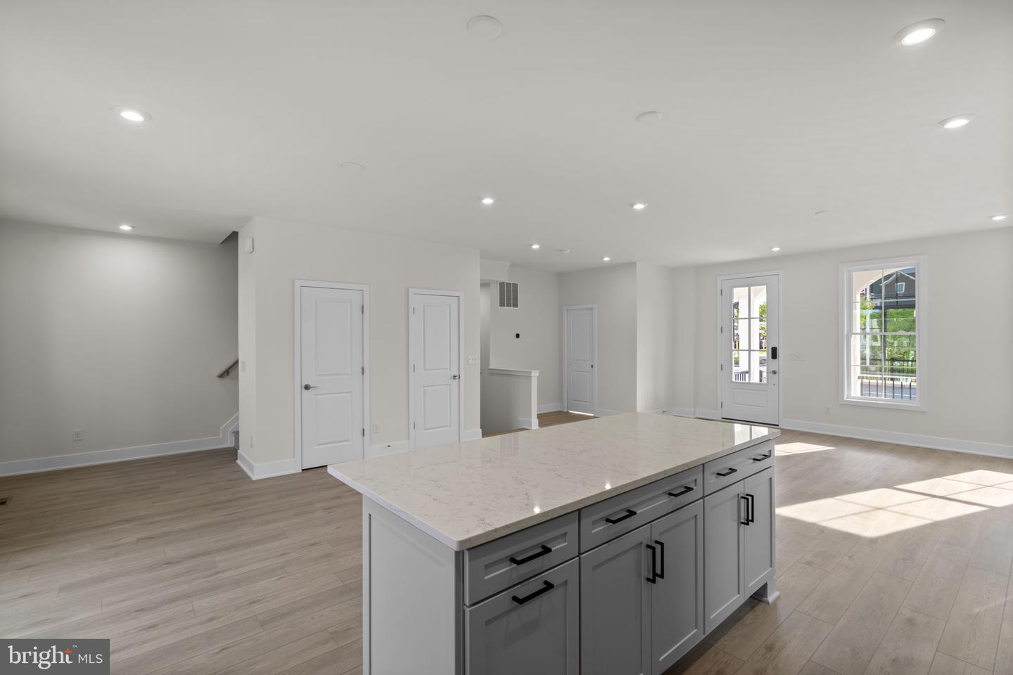 2 Grant Ave #taylor 28-r2 Property Photo 6