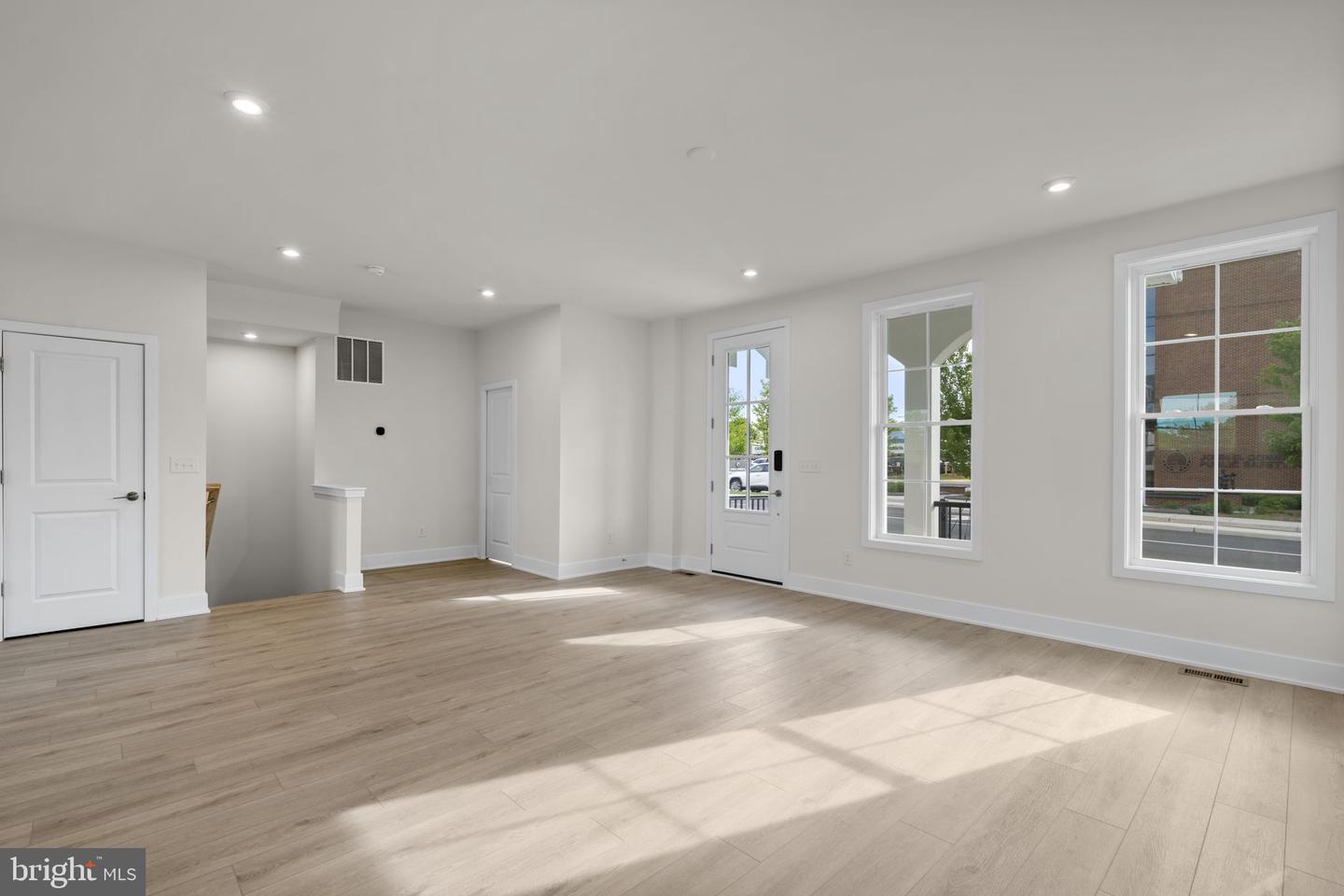 2 Grant Ave #taylor 28-r2 Property Photo 8
