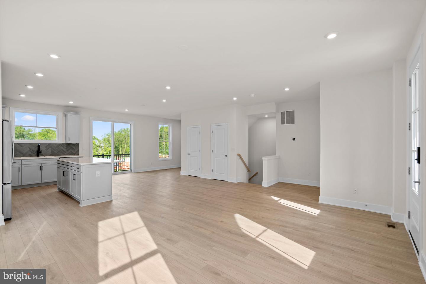 2 Grant Ave #taylor 28-r2 Property Photo 9