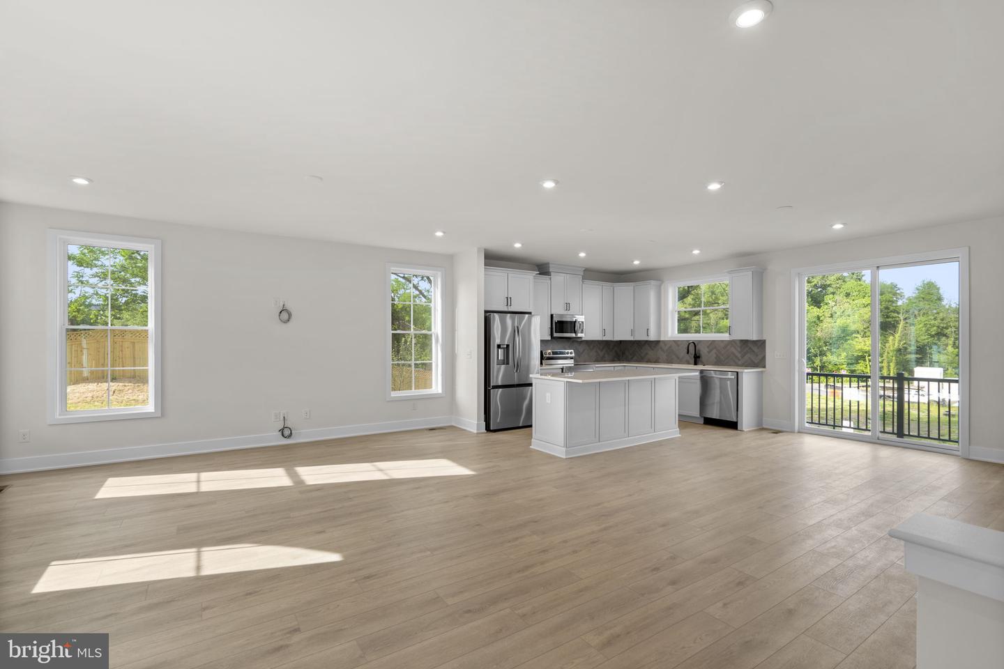 2 Grant Ave #taylor 28-r2 Property Photo 11