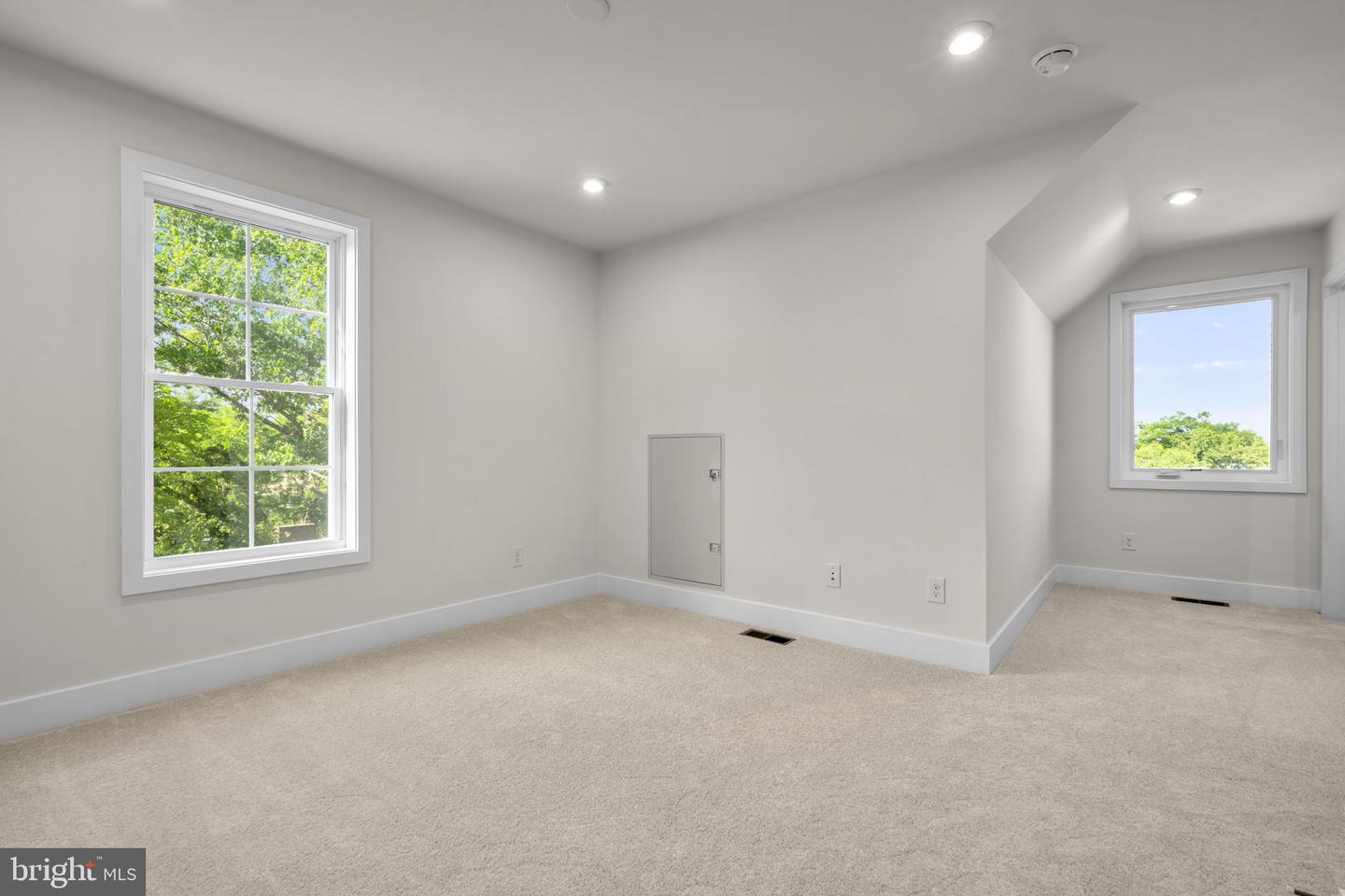 2 Grant Ave #taylor 28-r2 Property Photo 14