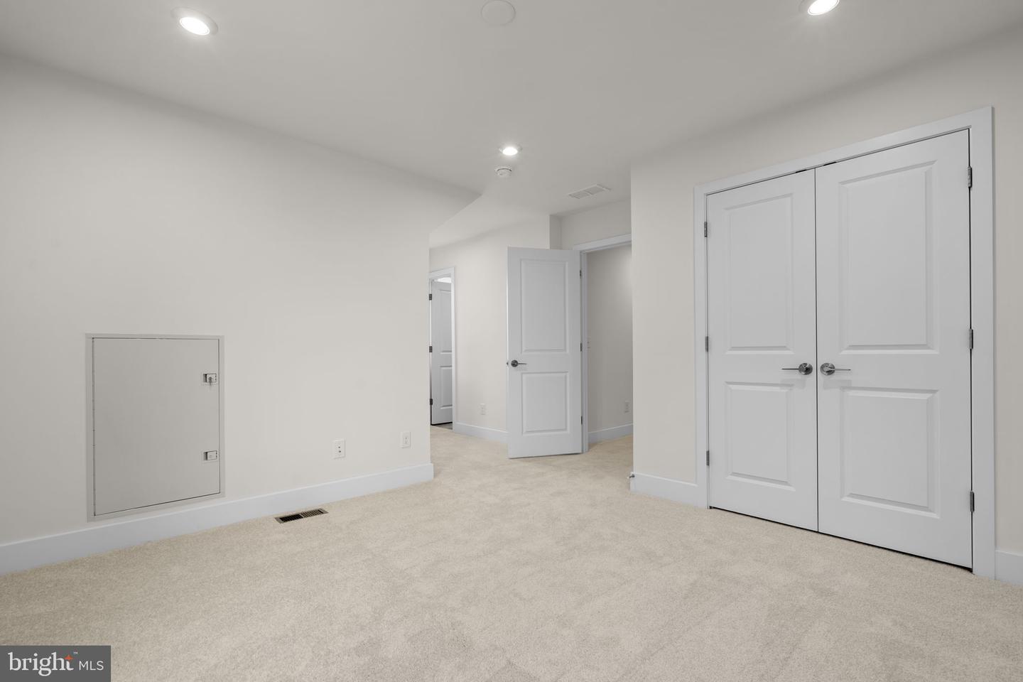 2 Grant Ave #taylor 28-r2 Property Photo 16