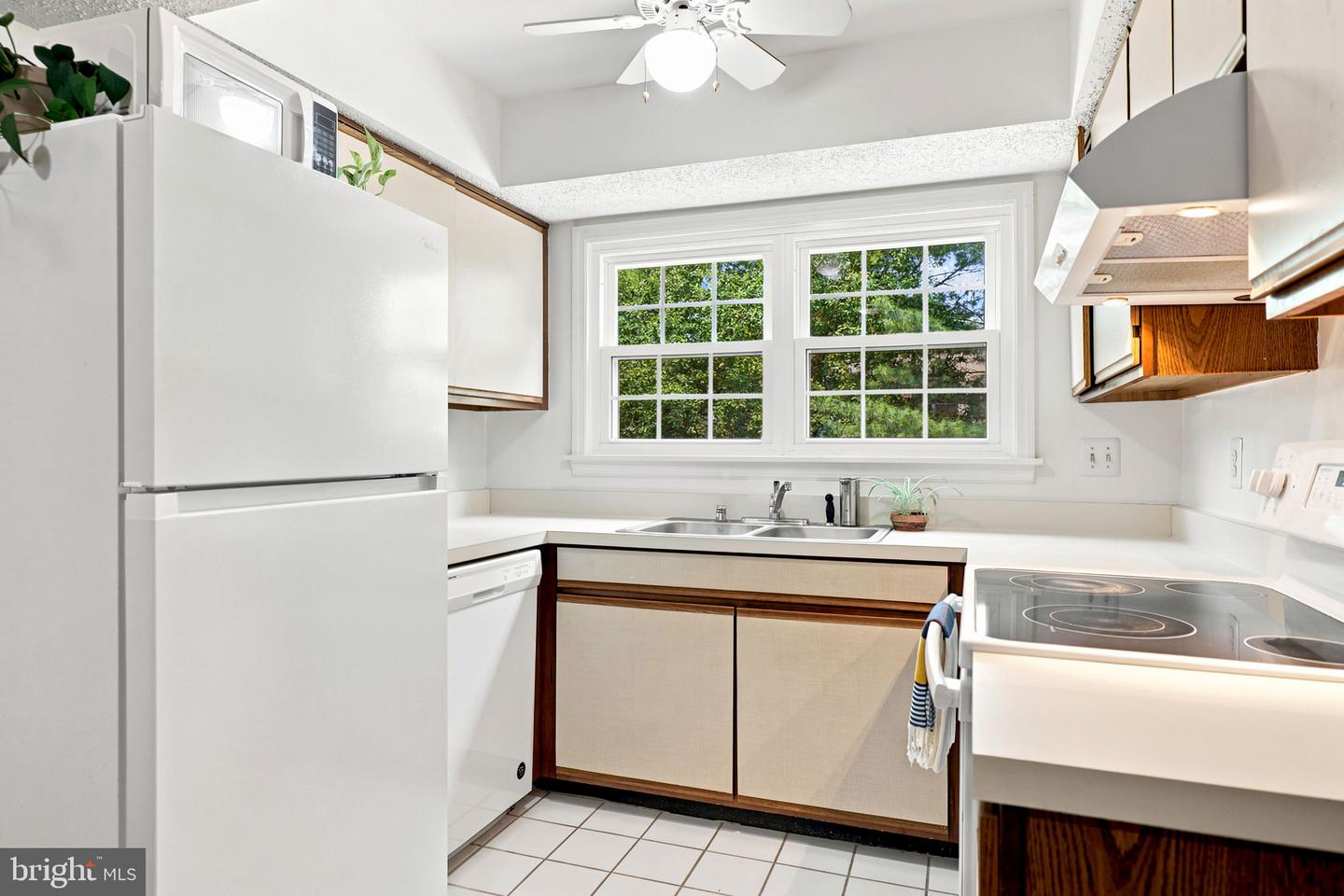 9220 Caspian Way #201 Property Photo 11
