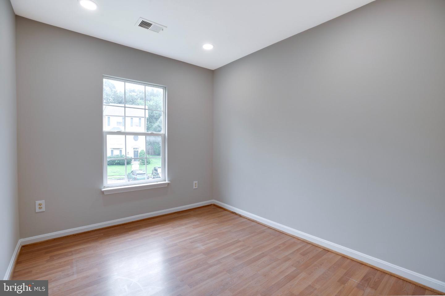 10222 Magnolia Grove Dr Property Photo 36