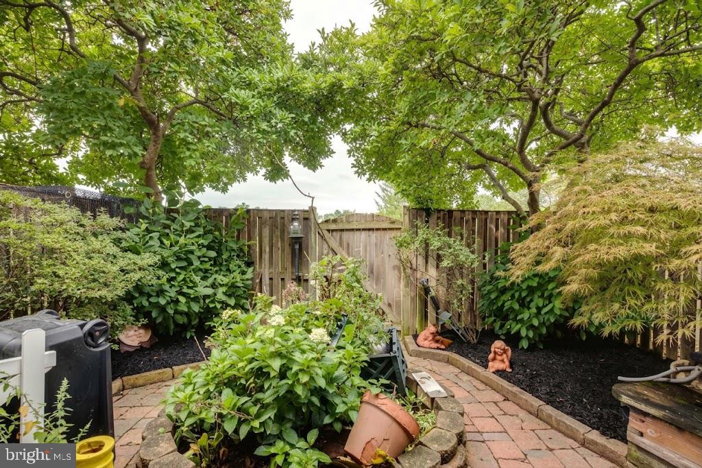10222 Magnolia Grove Dr Property Photo 45
