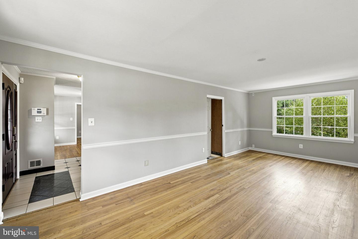 8719 Barnett St Property Photo 11