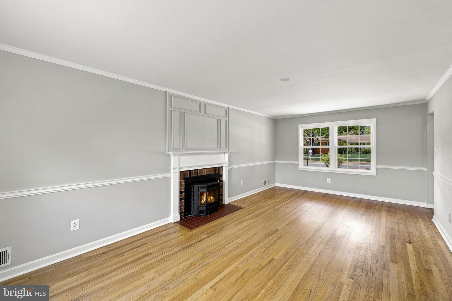 8719 Barnett St Property Photo 12
