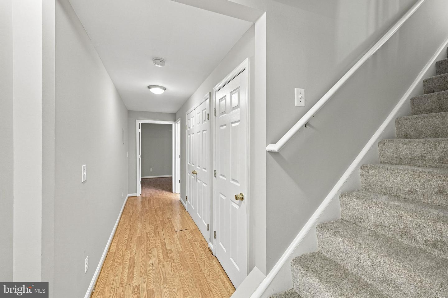 8719 Barnett St Property Photo 32