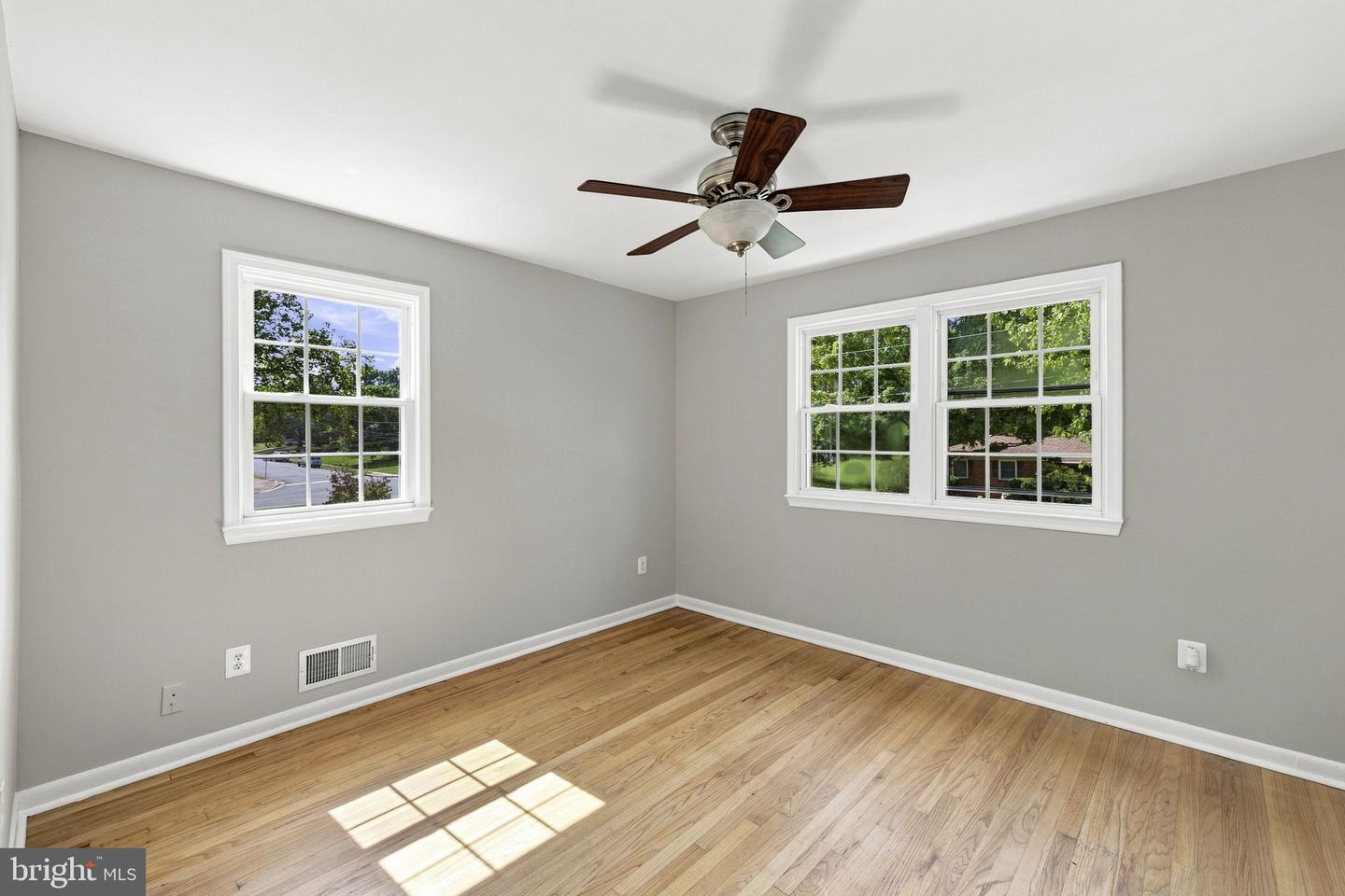 8719 Barnett St Property Photo 36