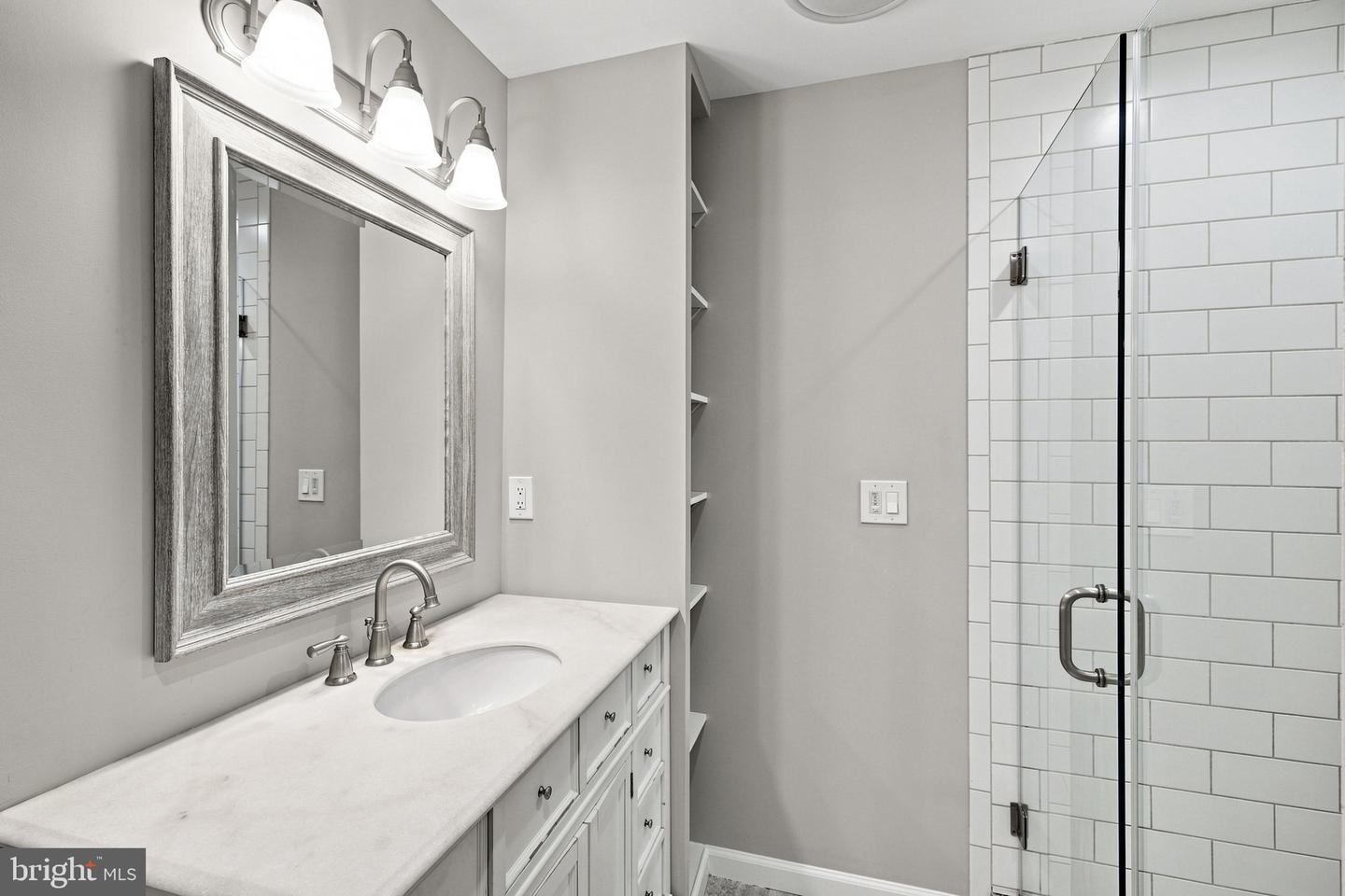 8719 Barnett St Property Photo 39