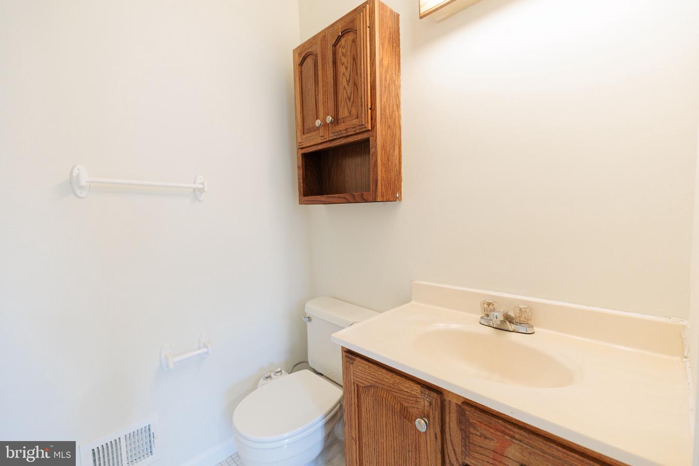 9013 Tyler Ct Property Photo 3