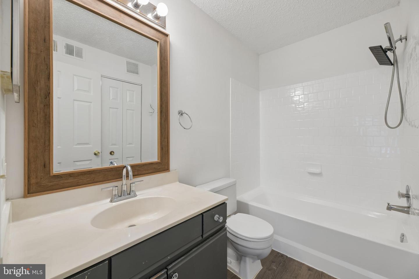 9260 Niki Pl #201 Property Photo 6