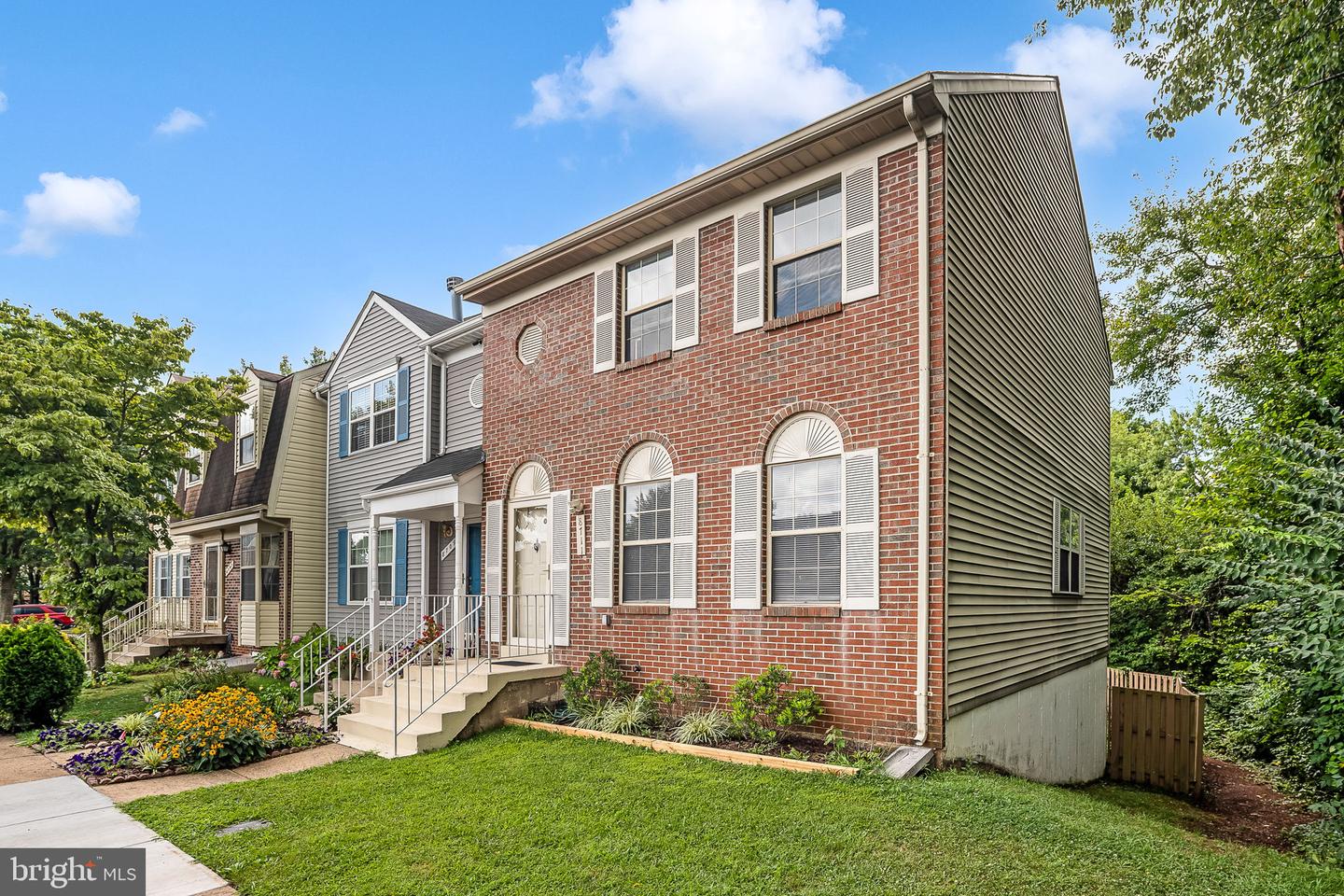 8711 Ditmars Ct Property Photo 3
