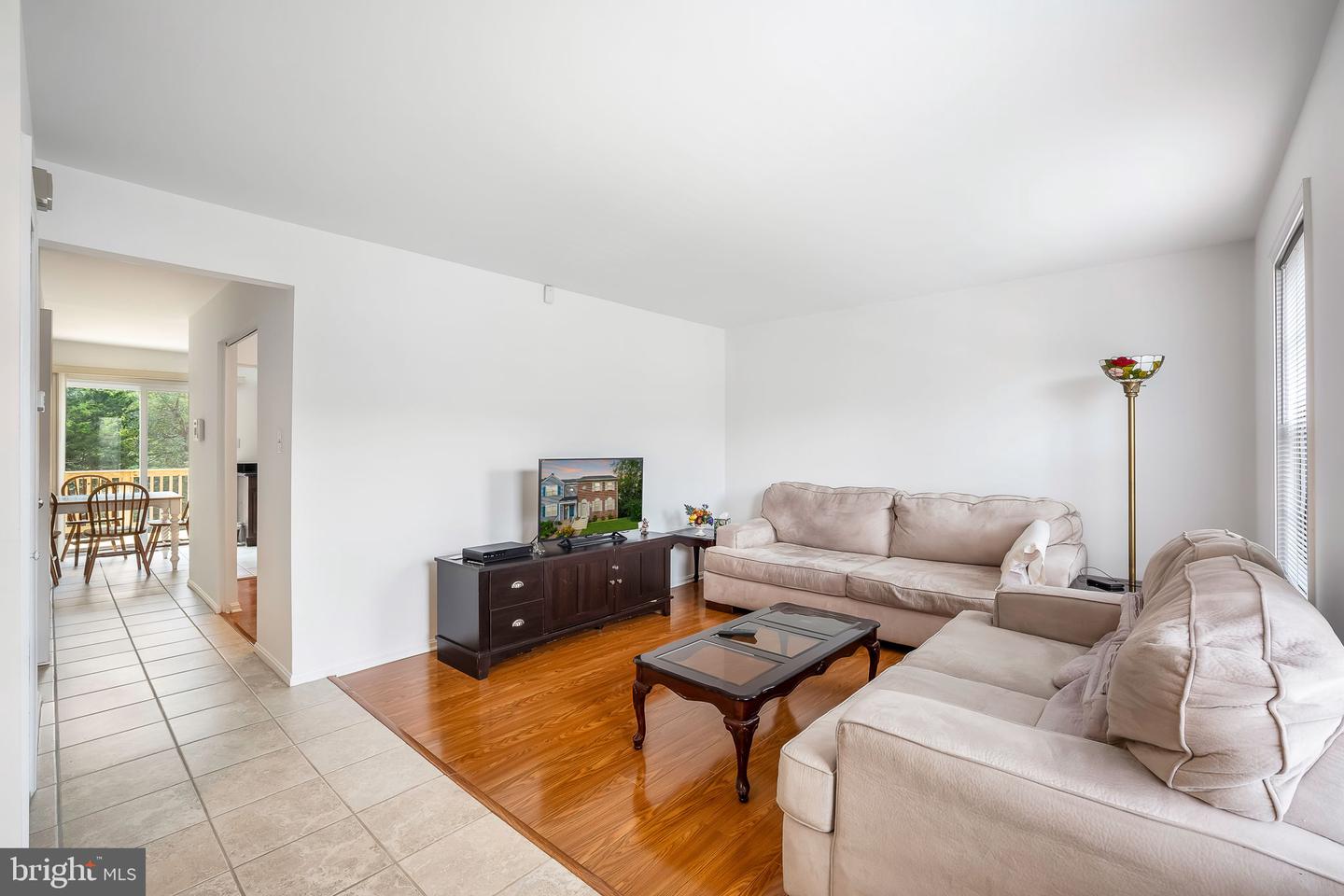 8711 Ditmars Ct Property Photo 4
