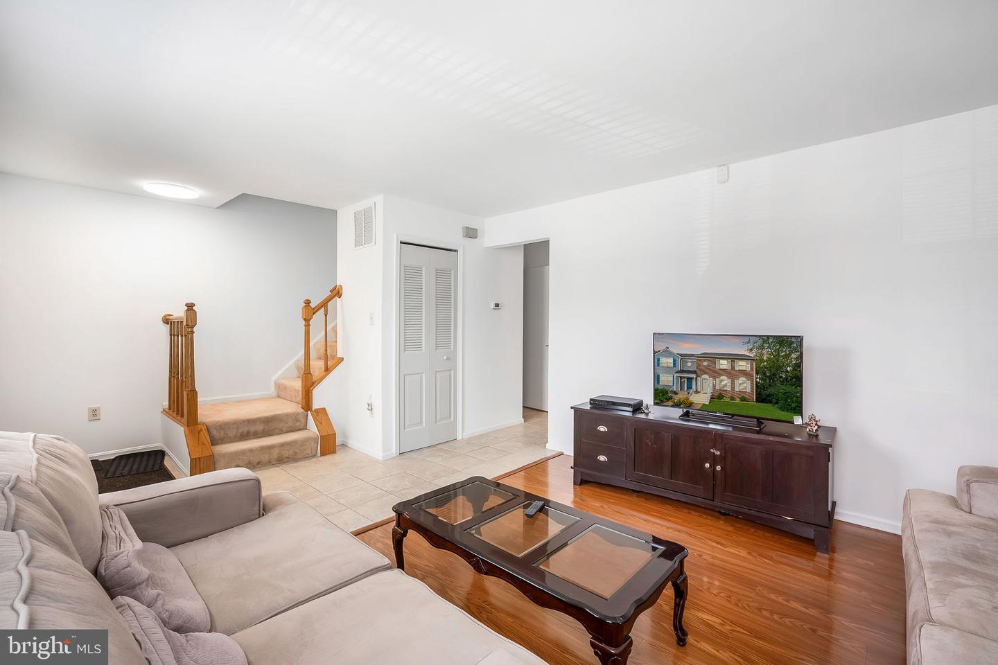 8711 Ditmars Ct Property Photo 7