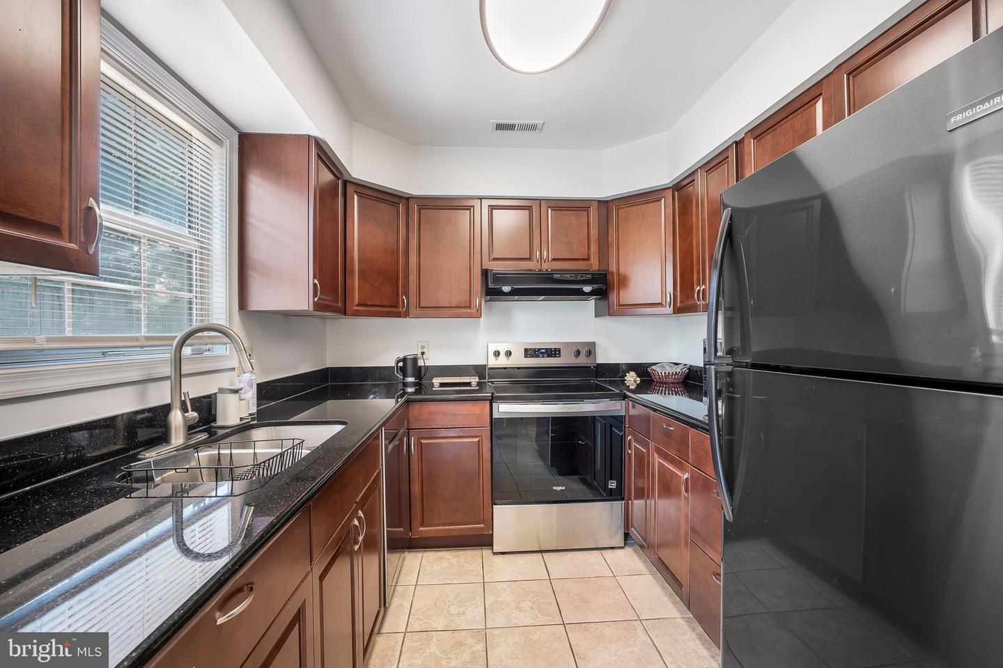 8711 Ditmars Ct Property Photo 12