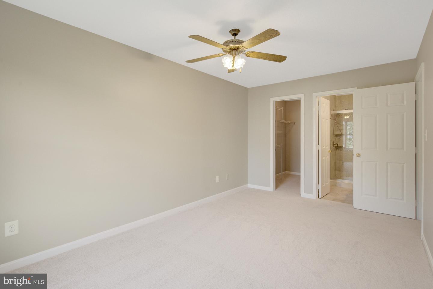 9400 Scarlet Oak Dr Property Photo 21