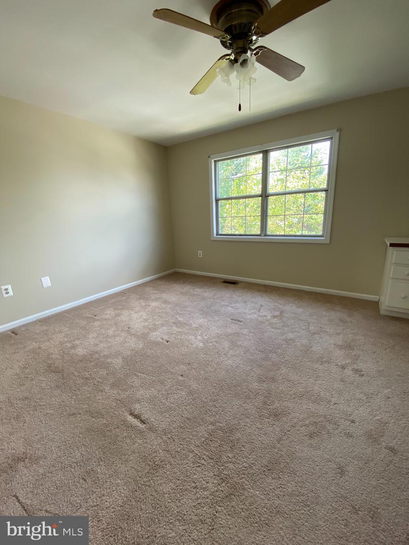8701 Point Of Woods Dr Property Photo 6