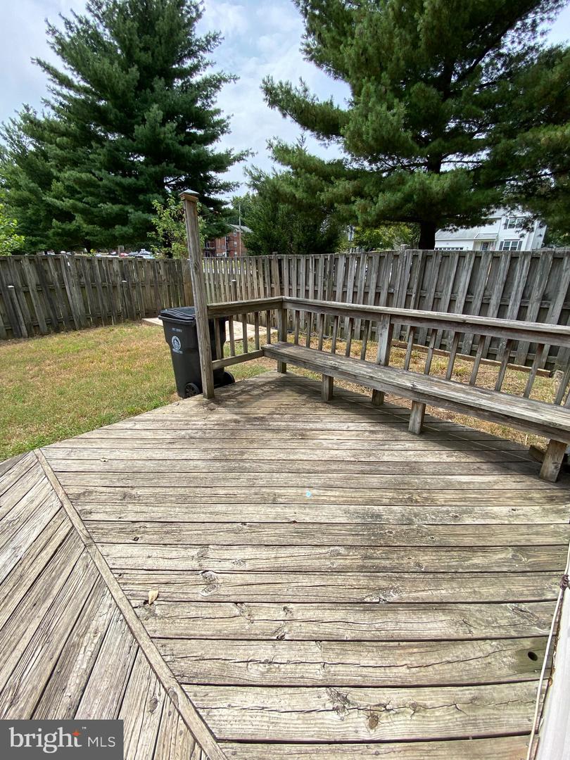 8701 Point Of Woods Dr Property Photo 13