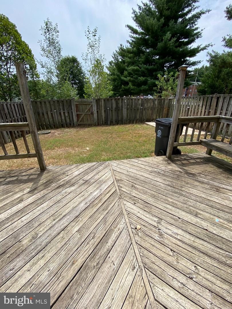 8701 Point Of Woods Dr Property Photo 14