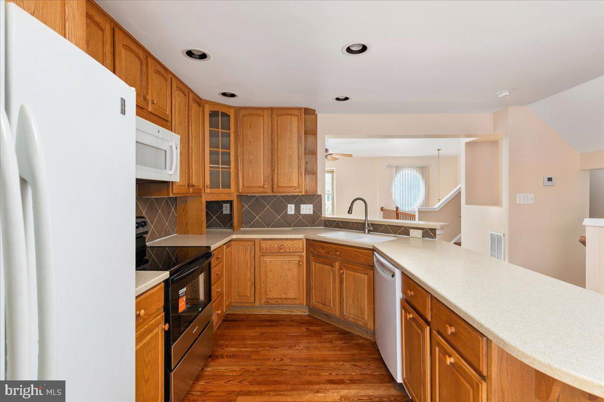 10251 Magnolia Grove Dr Property Photo 8