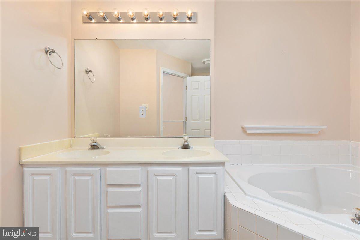 10251 Magnolia Grove Dr Property Photo 19