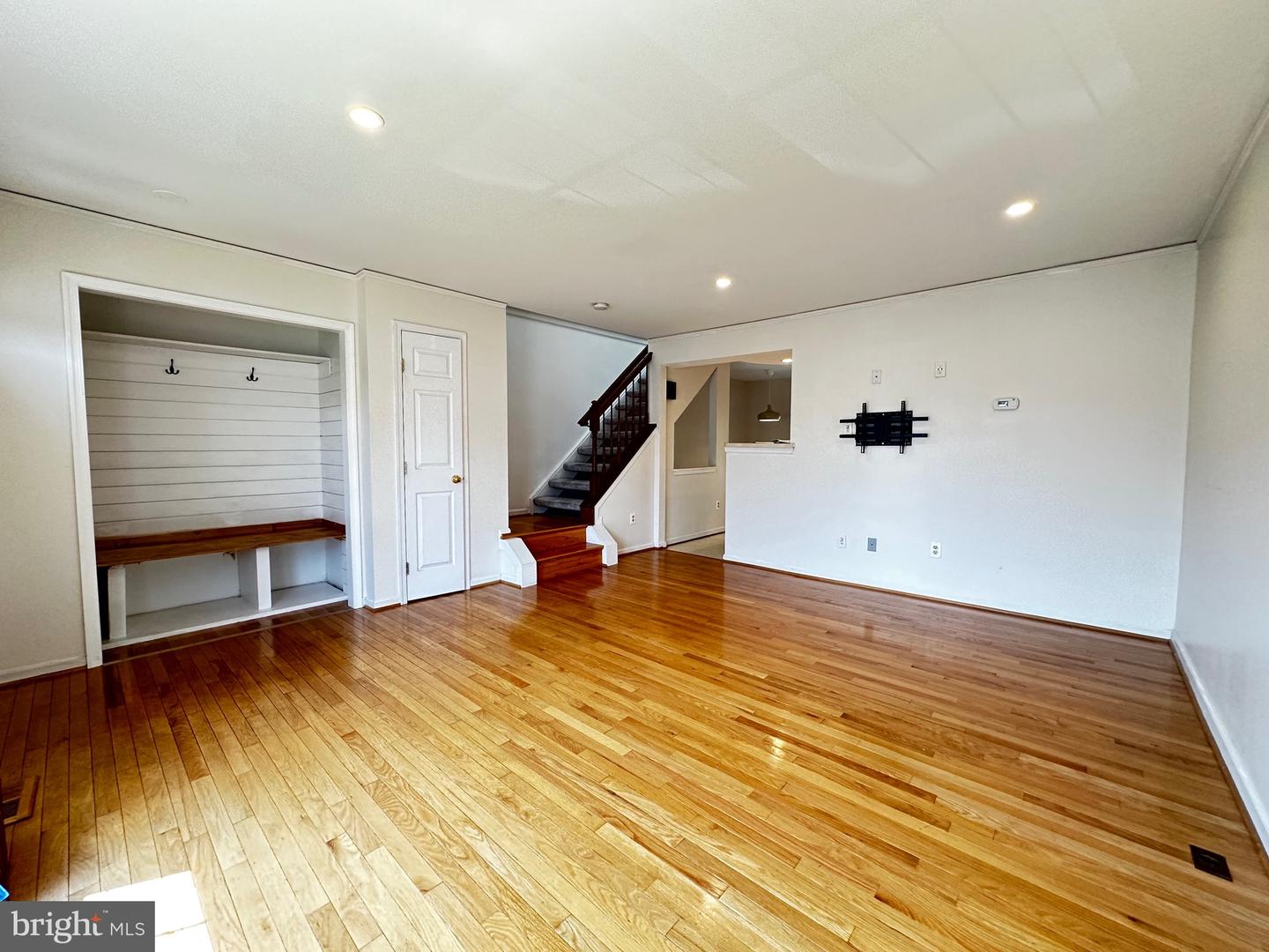 9799 Mock Orange Ct Property Photo 3