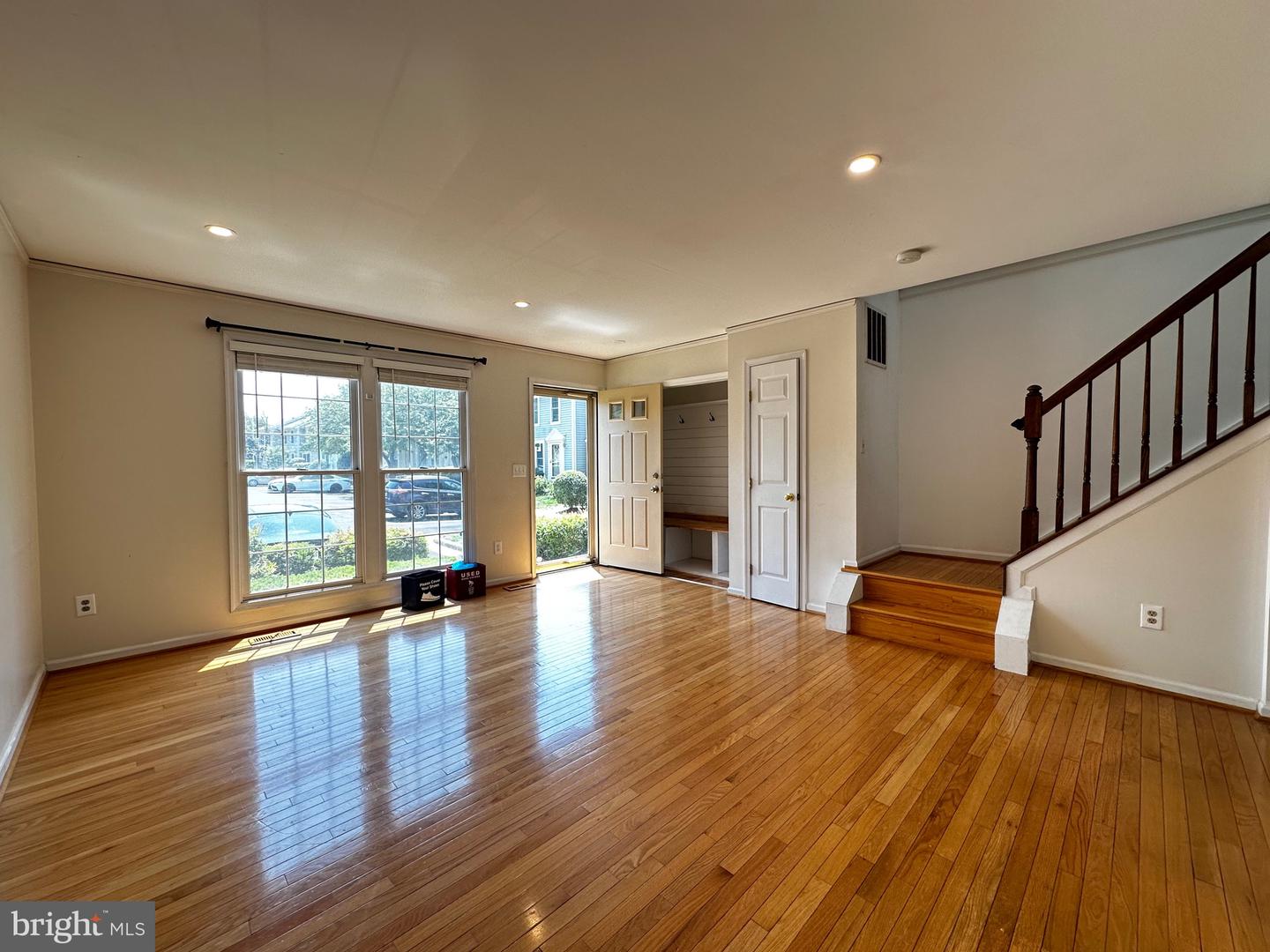 9799 Mock Orange Ct Property Photo 4