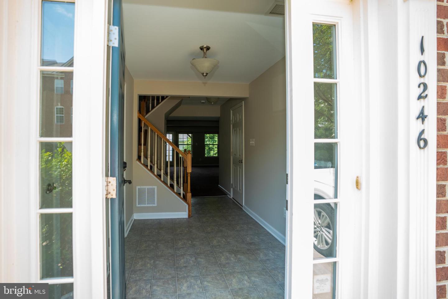 10246 Whitworth Ln Property Photo 3