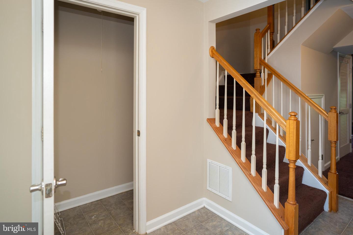 10246 Whitworth Ln Property Photo 16