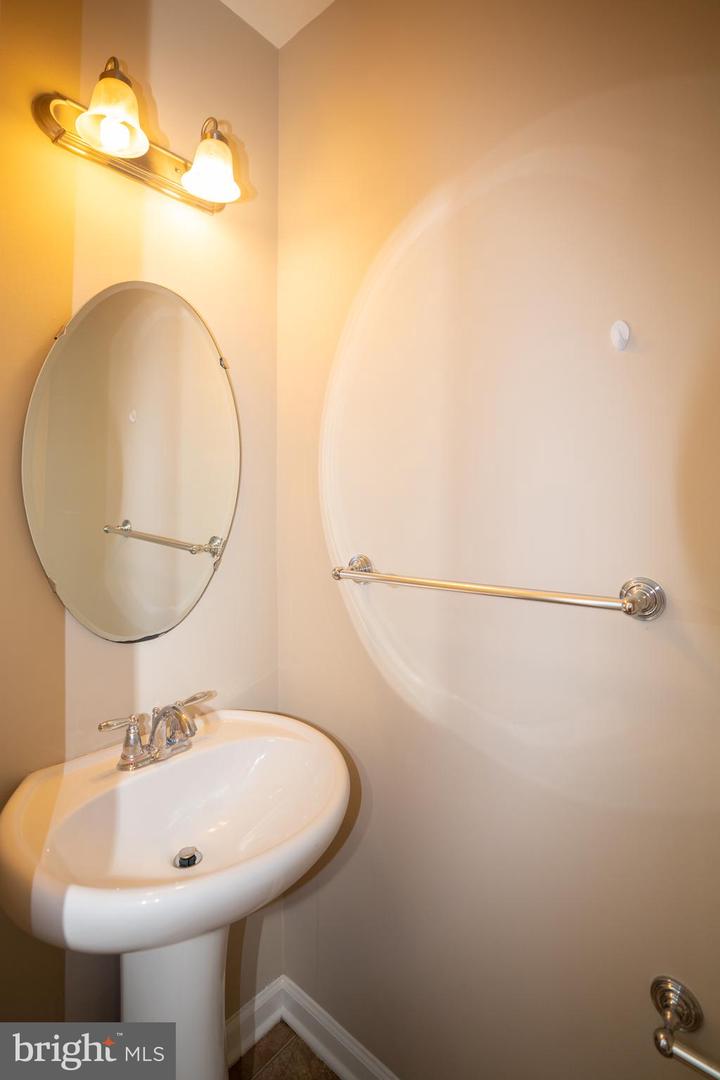 10246 Whitworth Ln Property Photo 21
