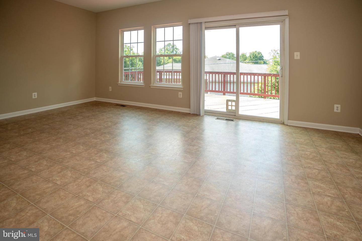 10246 Whitworth Ln Property Photo 33