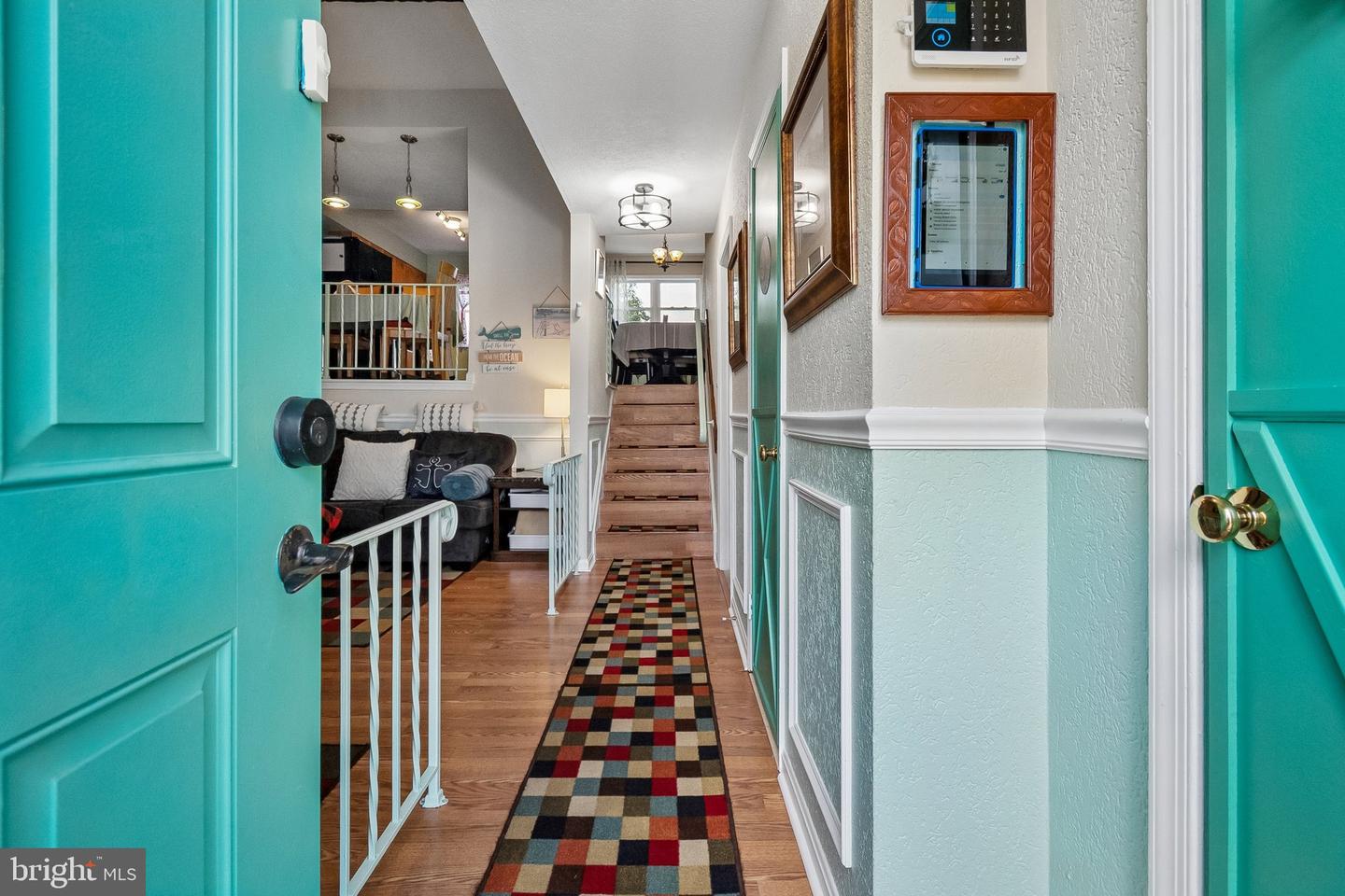 8519 Piney Point Ct Property Photo 3