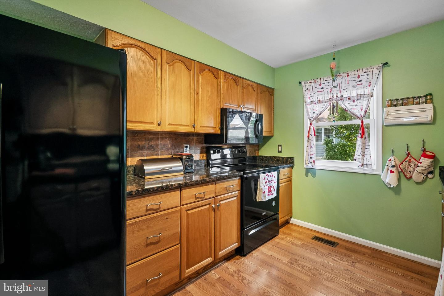 8519 Piney Point Ct Property Photo 10