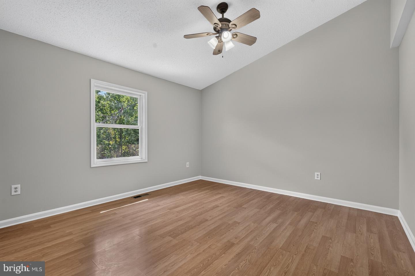 9439 Waterford Dr Property Photo 21