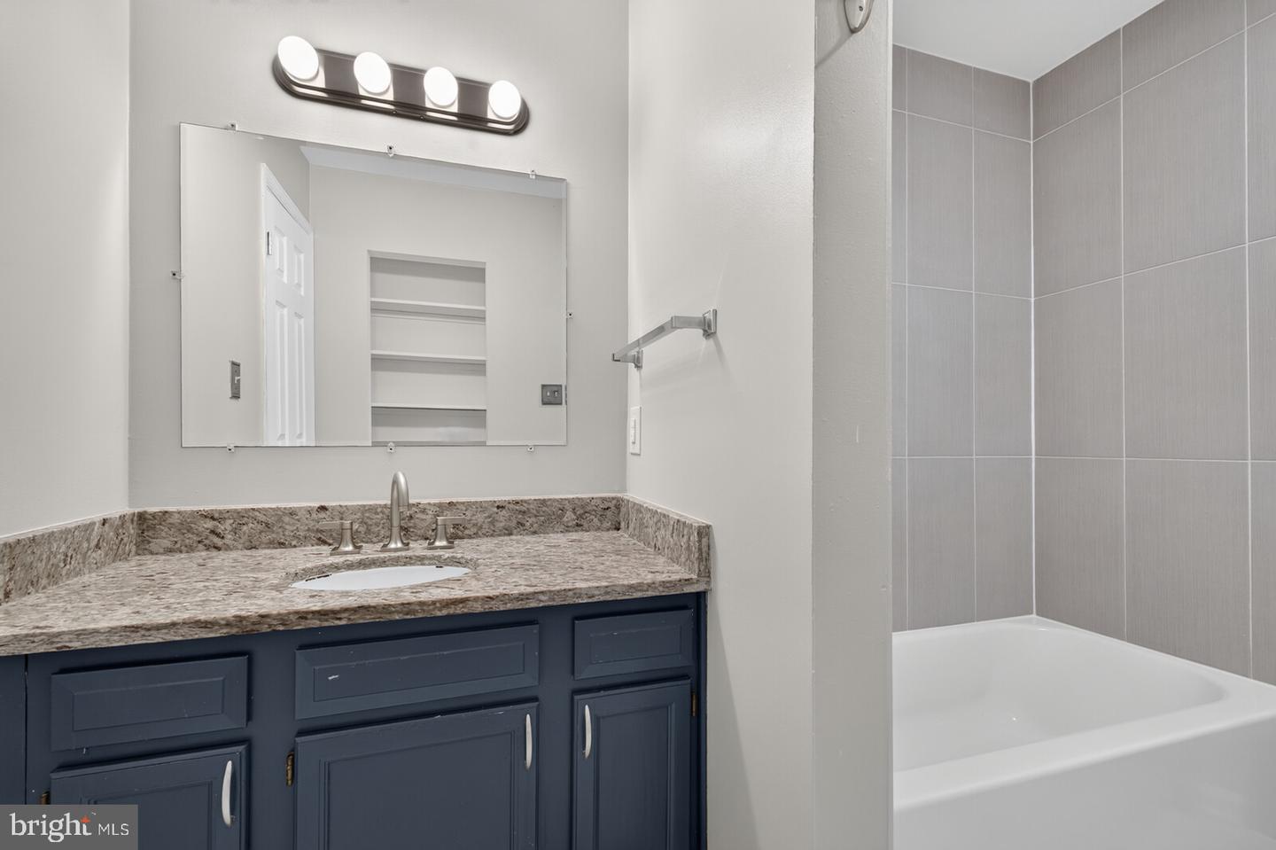 9439 Waterford Dr Property Photo 24