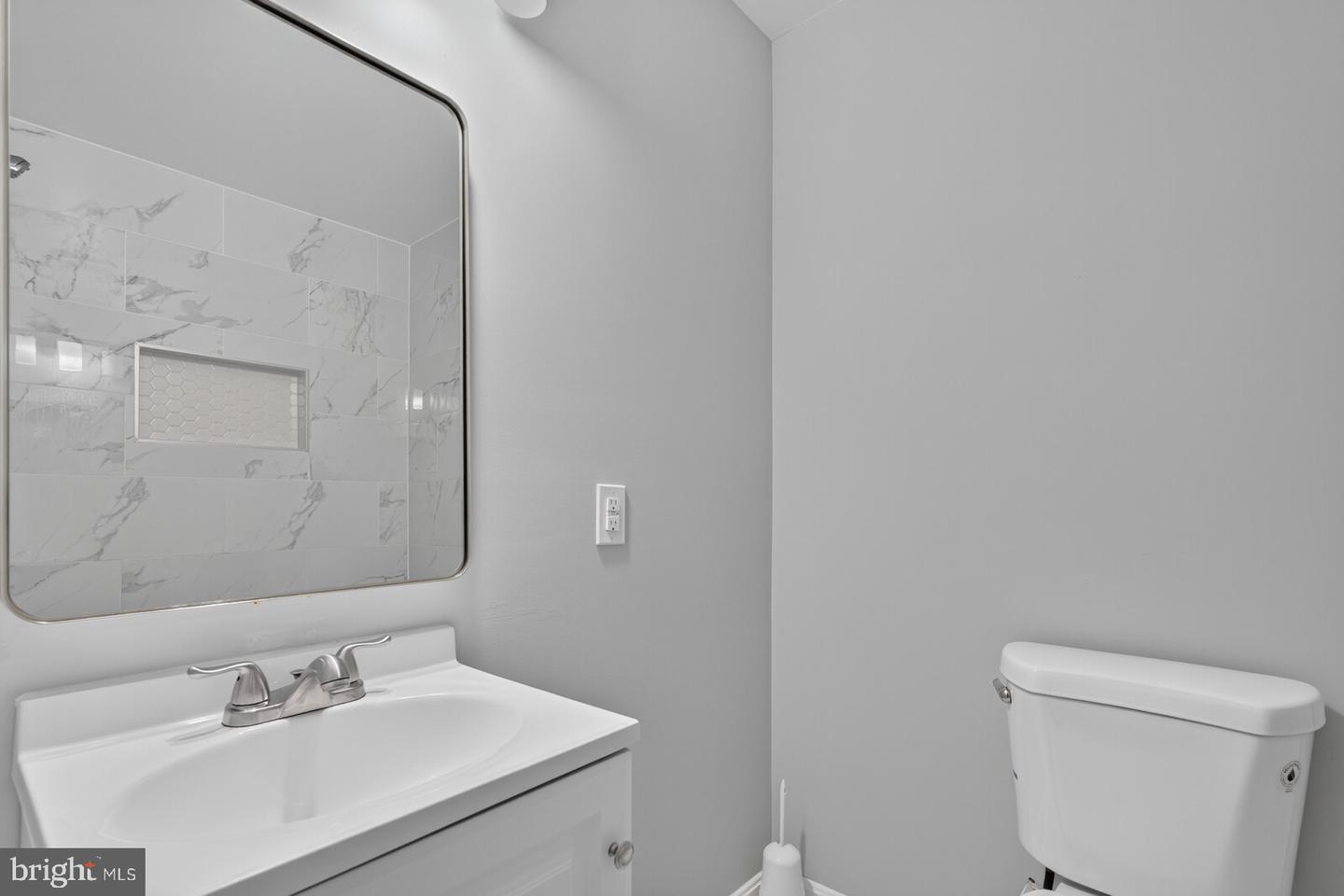9439 Waterford Dr Property Photo 27