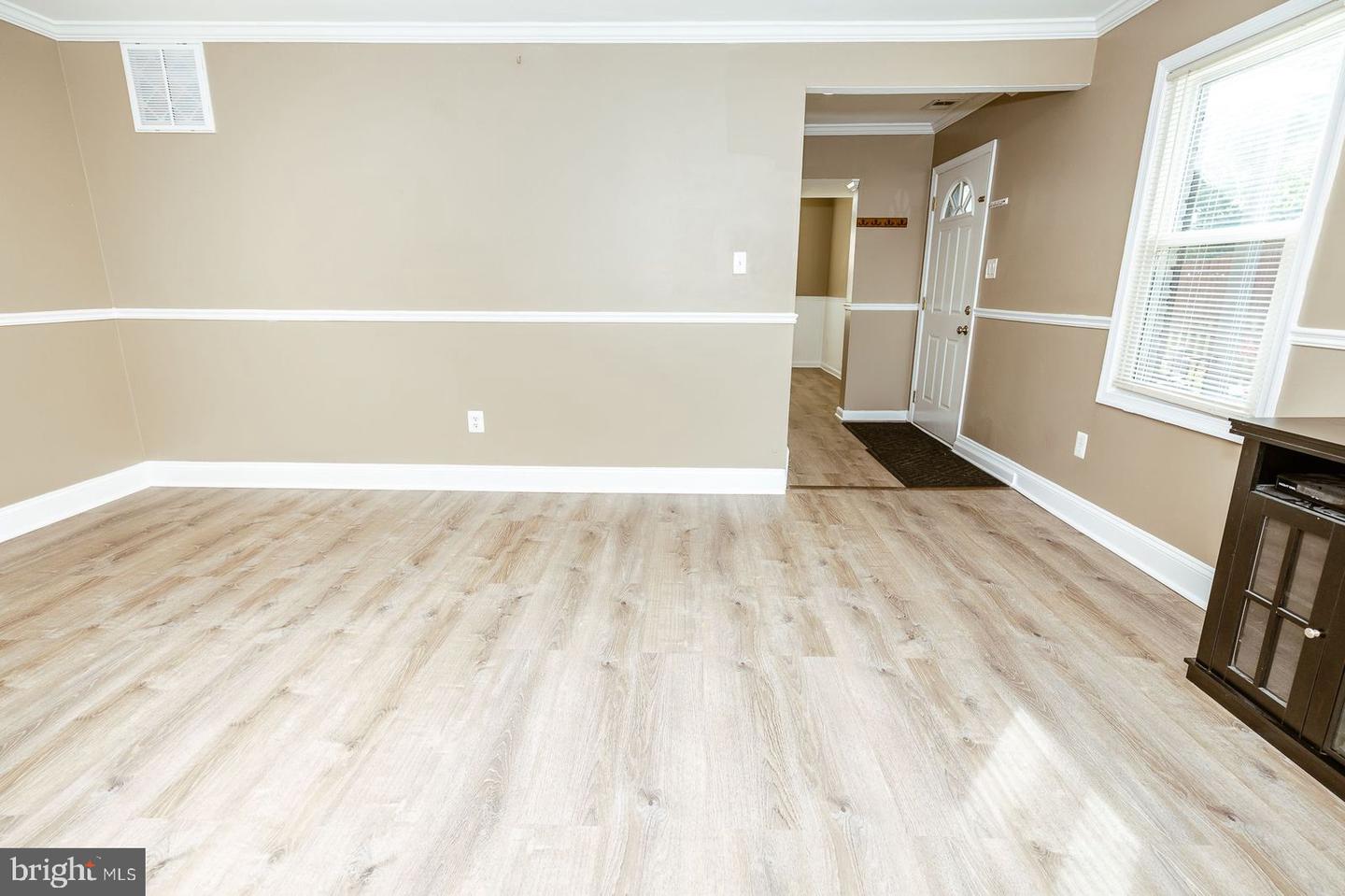 9337 Taney Rd Property Photo 8