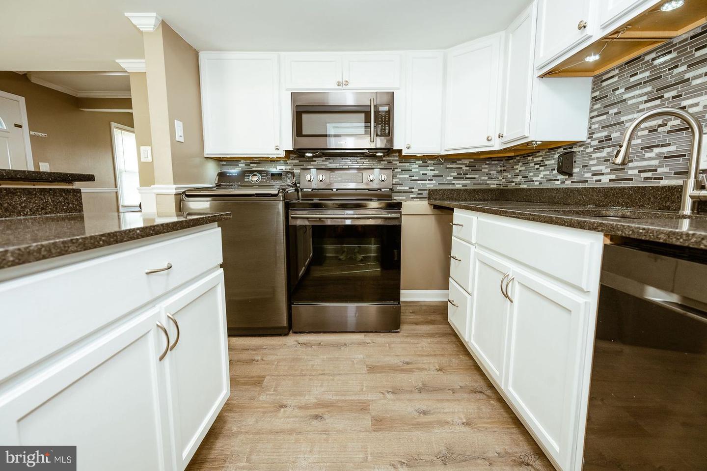9337 Taney Rd Property Photo 17