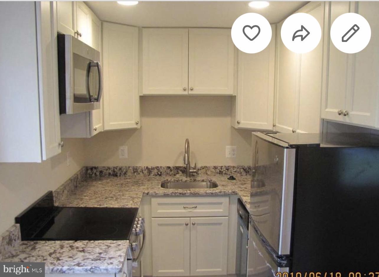 9812 Main St Property Photo 3