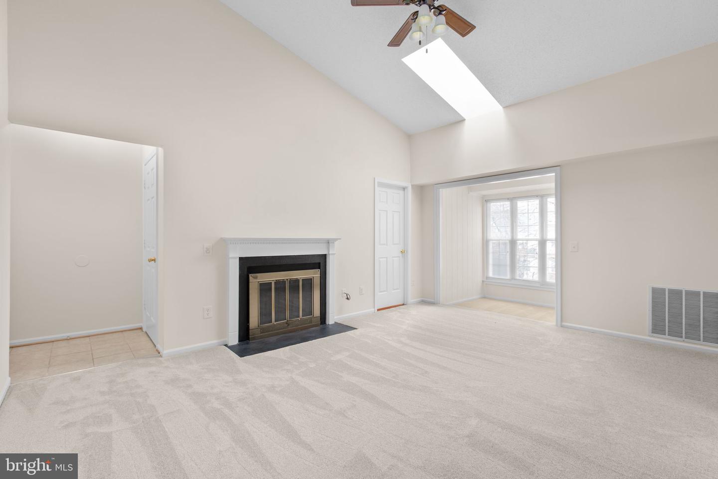 9250 Niki Place #302 Property Photo 8