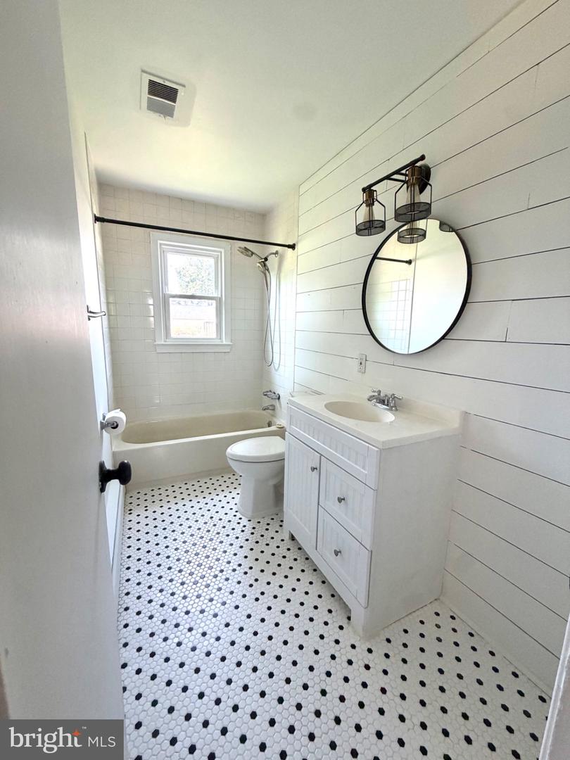 10112 S Grant Ave Property Photo 15