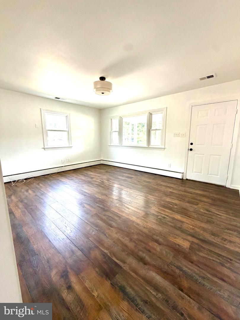 10112 S Grant Ave Property Photo 23