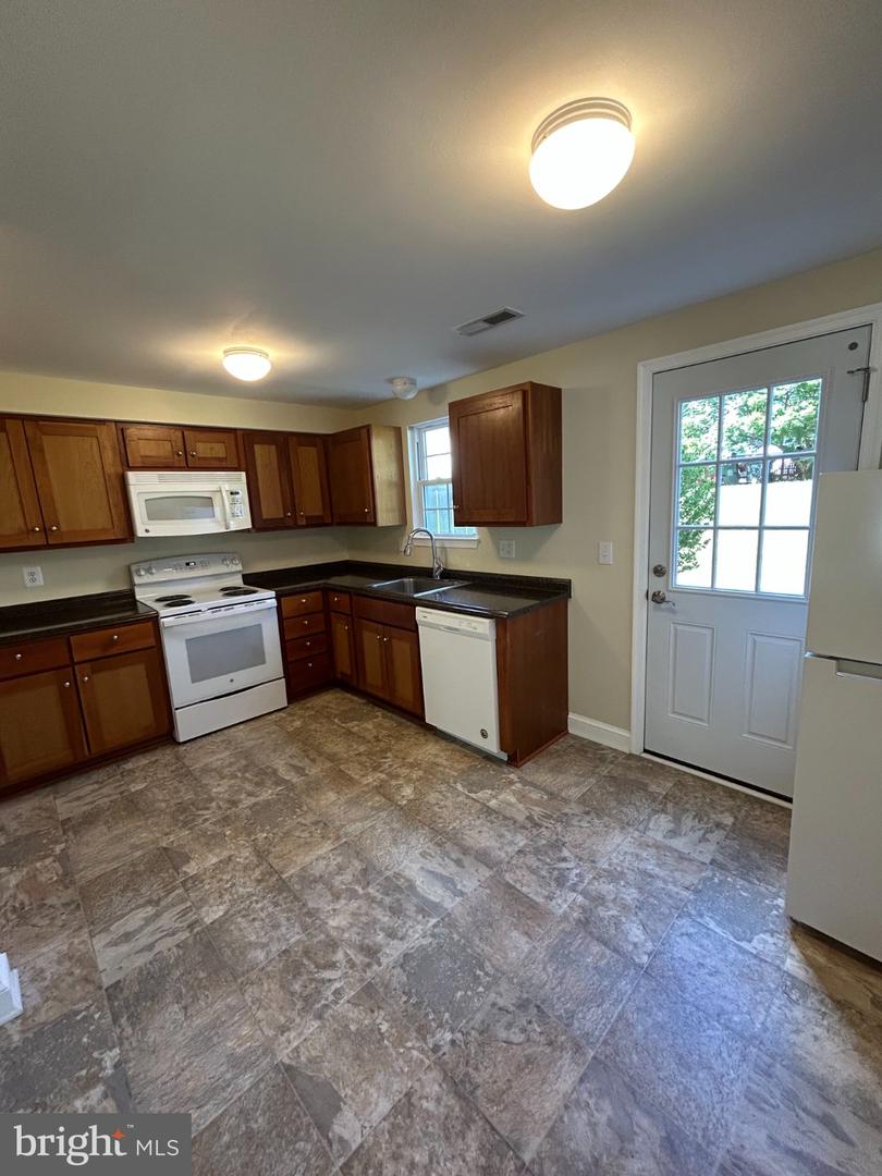 8447 Braxted Ln Property Photo 8