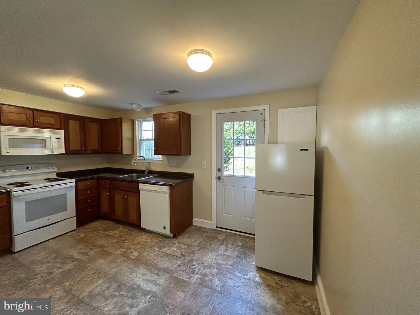 8447 Braxted Ln Property Photo 9